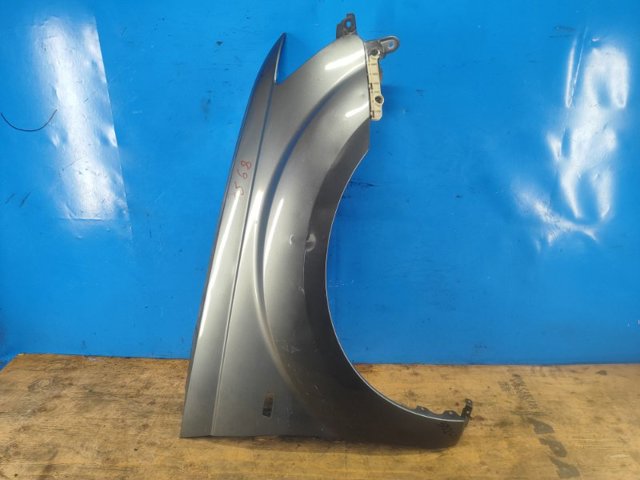 Переднє праве крило 5220C672 MITSUBISHI