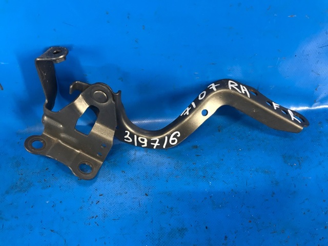 Петля капота, права 5341047130 TOYOTA