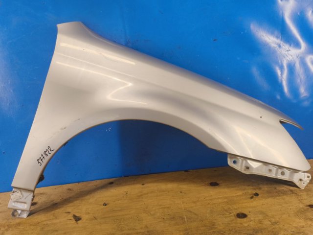 Переднє праве крило 53811AC050 TOYOTA