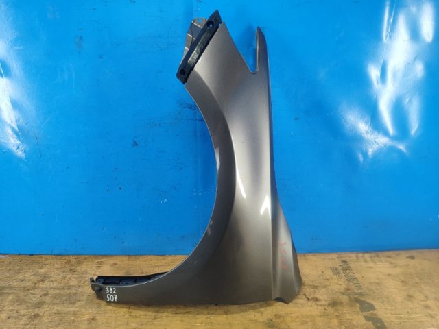 Переднє ліве крило 5381206210 TOYOTA