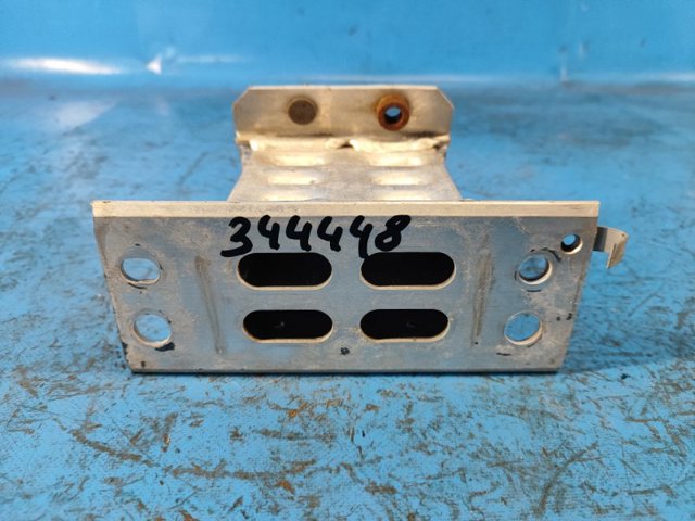 Кронштейн підсилювача переднього бампера 5701476010 TOYOTA