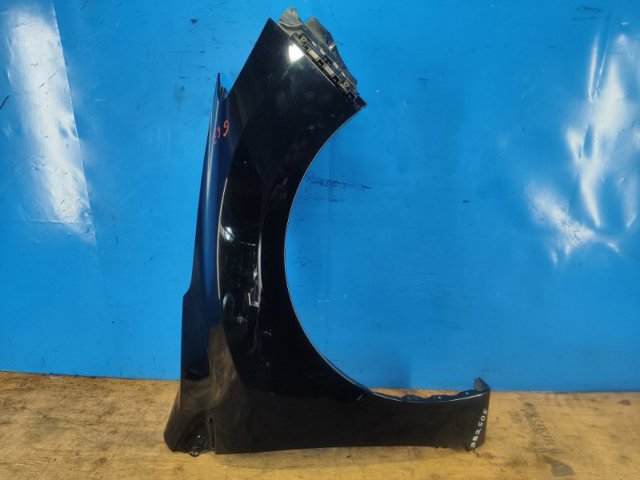 Переднє праве крило 57120FJ0009P SUBARU