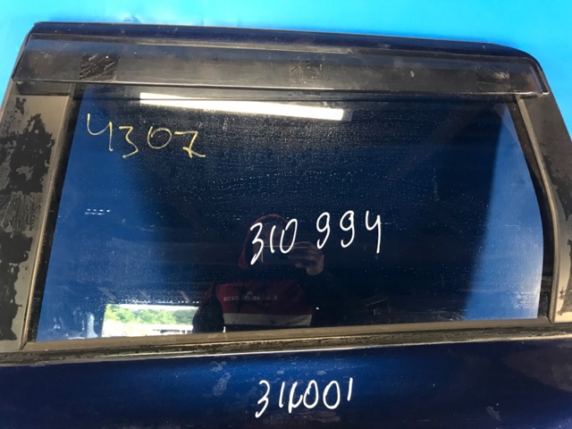Скло заднє ліве 5736A329 MITSUBISHI