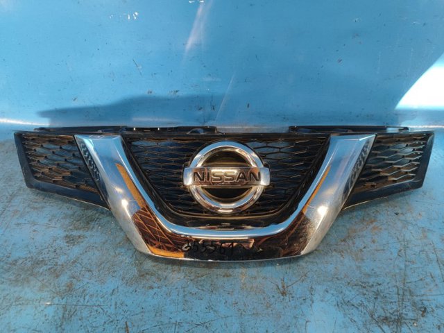 Решітка радіатора 623109TA0A NISSAN