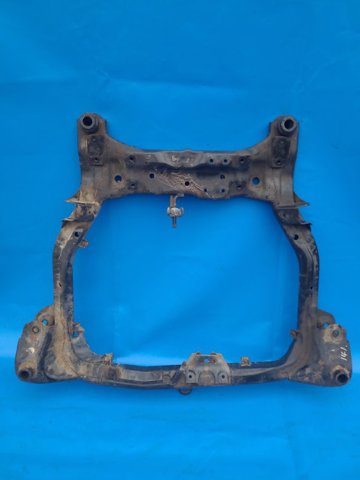 Передня балка 624051H021 HYUNDAI