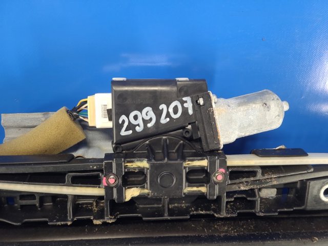 Двигун приводу люка 6326006030 TOYOTA
