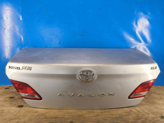 Кришка багажника кузова 64401AC050 TOYOTA