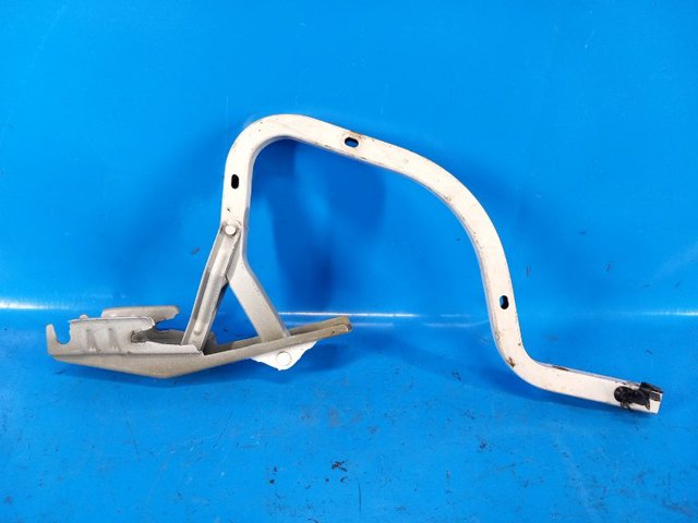 Шарнір кришки багажника 6451006030 TOYOTA