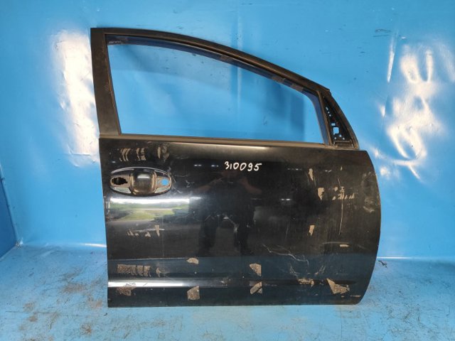 Дверка передня права 6700147060 TOYOTA