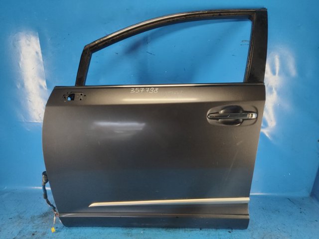 Дверь передня ліва 670020T022 TOYOTA