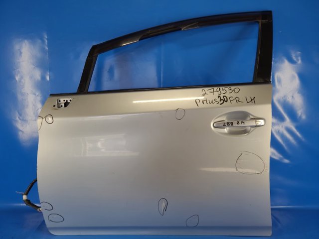 Дверь передня ліва 6700247070 TOYOTA