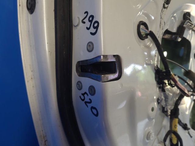 Замок водійських дверей 6904042250 TOYOTA