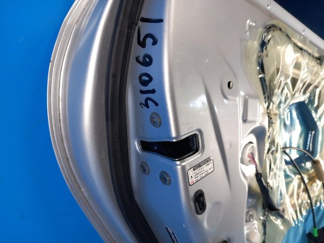 Замок задніх дверей, лівих 6906047070 TOYOTA