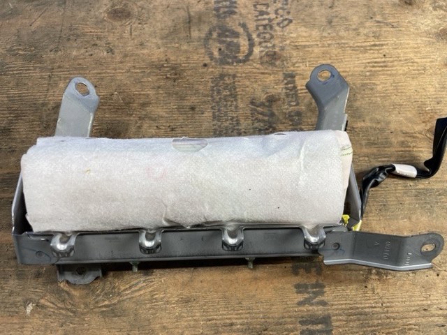 Ейрбег захисту колін нижня 7390042031C0 TOYOTA