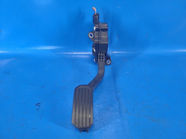 Педаль акселератора 7811007010 TOYOTA