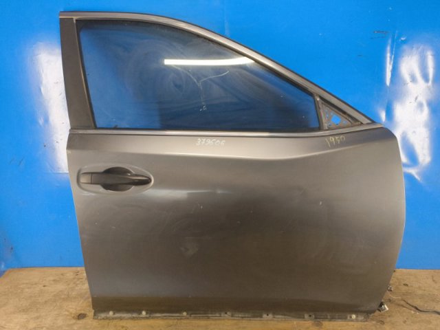 Дверка передня права 801004BA0A NISSAN
