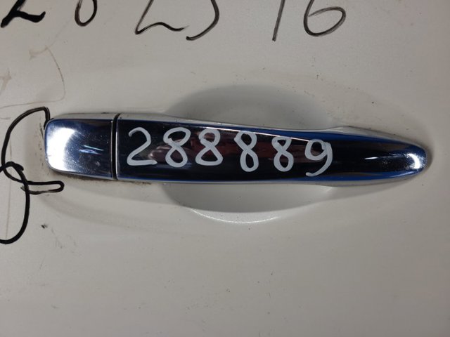 Ручка задньої двері зовнішня 806404BA0D NISSAN