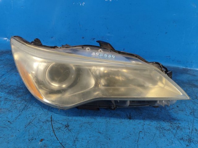 Фара передня права 8111006D90 TOYOTA