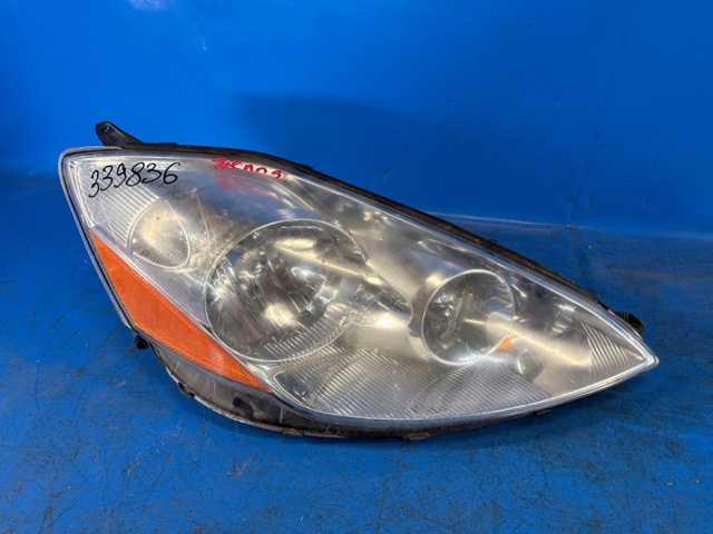 Права блок фара 81110AE030 TOYOTA