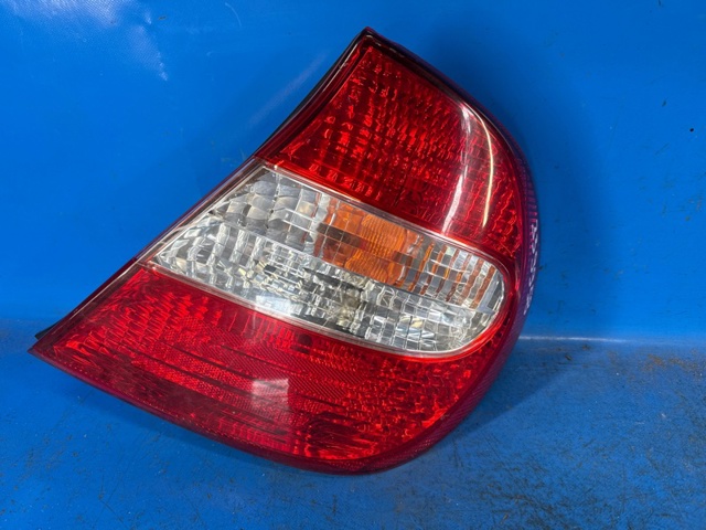 Задній правий стоп 81551AA050 TOYOTA