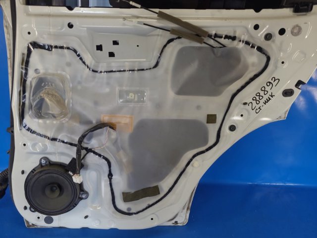 Склопідйомник задніх правих дверей 827204BA2A NISSAN