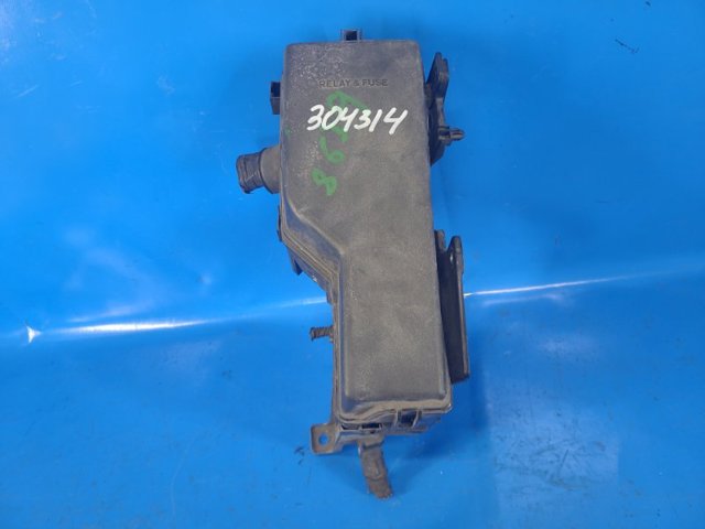 Коробка запобіжників 8274033020 TOYOTA