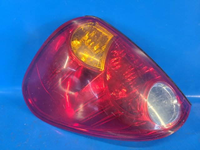 Задня ліва фара 8330A009 MITSUBISHI