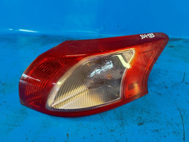 Задній правий зовнішній ліхтар 8330A278 MITSUBISHI