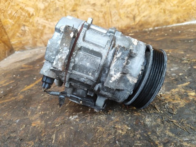 Компресор кліматичної установки 883100R014 TOYOTA