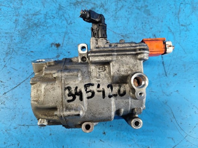 Компресор кондиціонера 8837047060 TOYOTA