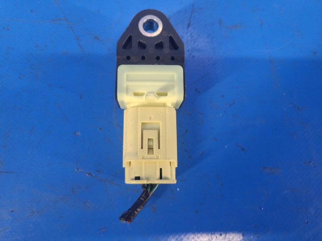 Датчик подушки безпеки 8983106010 TOYOTA
