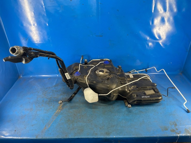 Бензобак 8R0201021 VAG
