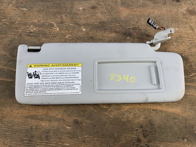 Козирок сонцезахисний автомобіля 8U0857552FFT9 VAG