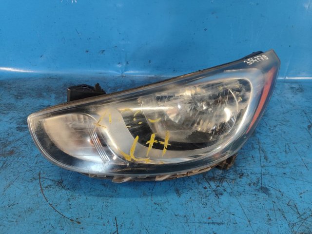 Фара ліва 921011R010 HYUNDAI