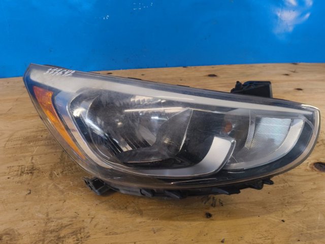 Фара комбінована, передня 921021R710 HYUNDAI