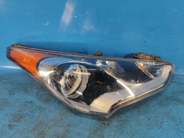 Права блок фара 921022V000 HYUNDAI