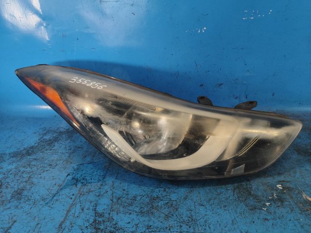 Фара основна права 921023X280 HYUNDAI