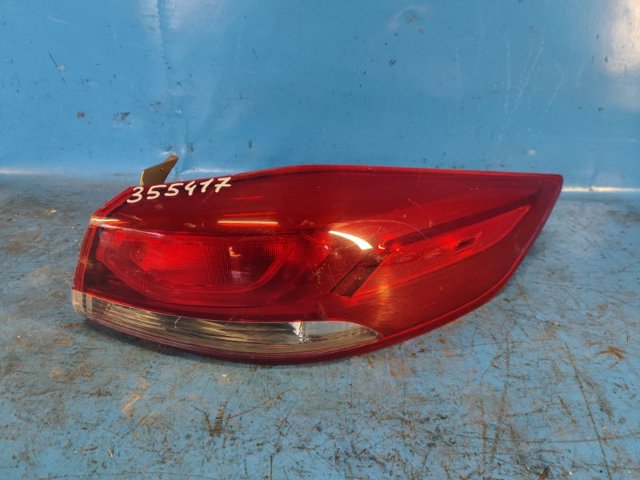 Задній правий зовнішній ліхтар 92402F3000 HYUNDAI