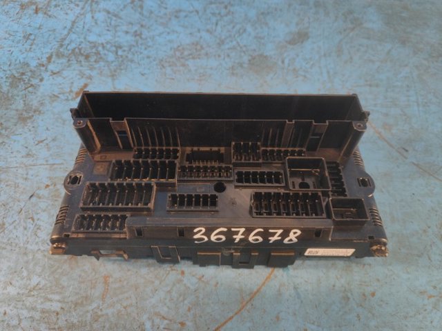 Коробка запобіжників 9252815 BMW