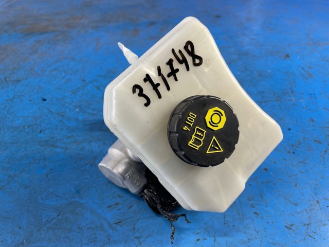 Циліндр гальмівний, головний 95B612021C VAG