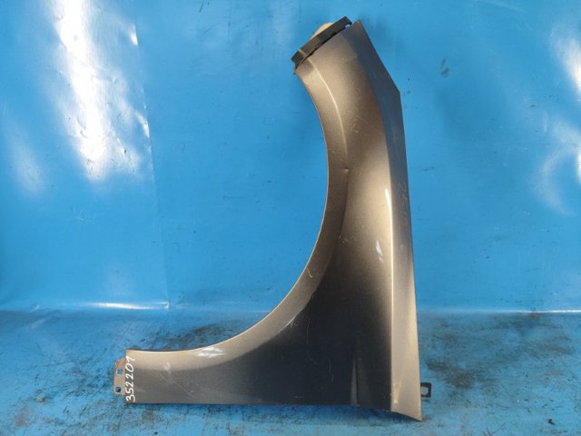 Переднє ліве крило BM5Z16006B FORD