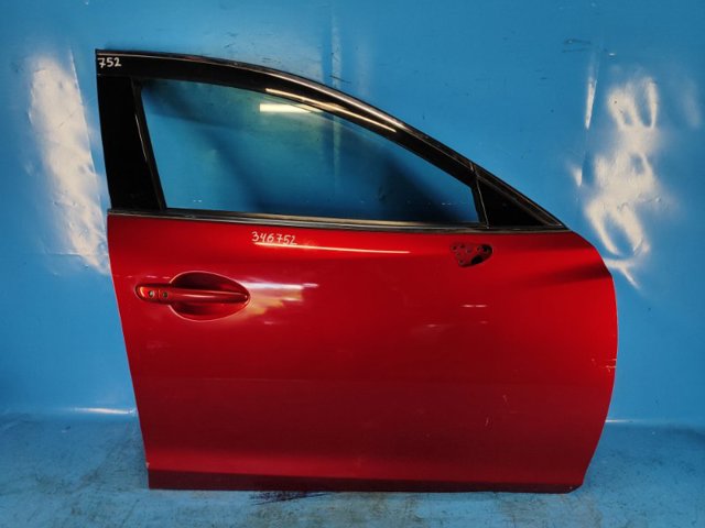 Пасажирські передні двері GHY05802XD MAZDA