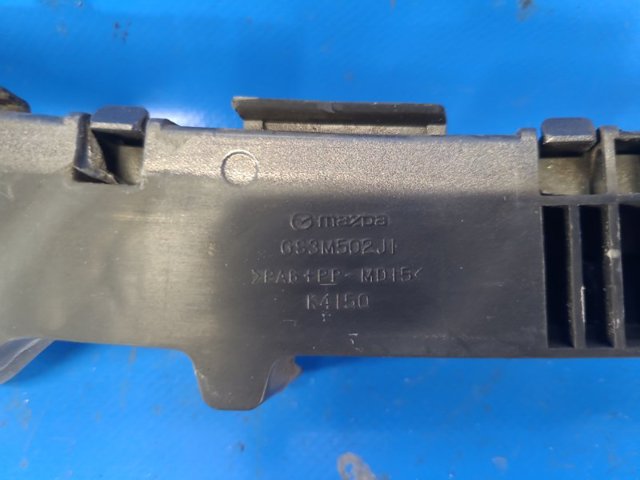 Кріплення бамера ліве GS3M502J1C MAZDA