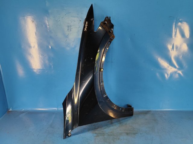 Переднє праве крило KB7W52111 MAZDA
