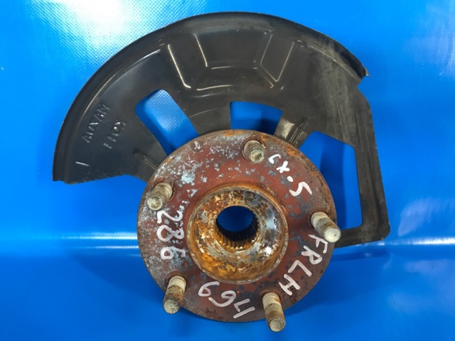 Маточина колеса передня KD353304XC MAZDA