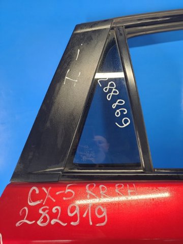 Скло-кватирка двері, задньої, правої KD4772661A MAZDA