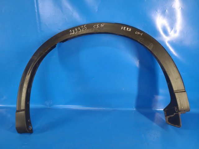 Розширювач переднього крила, правий KD5351W20C MAZDA