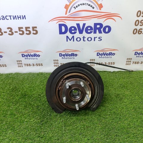 Цапфа - поворотний кулак задній, правий 04877112AC CHRYSLER