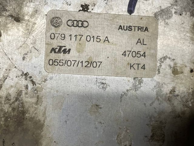 Масляний радіатор охолодження рідини АКПП 079117015A VAG