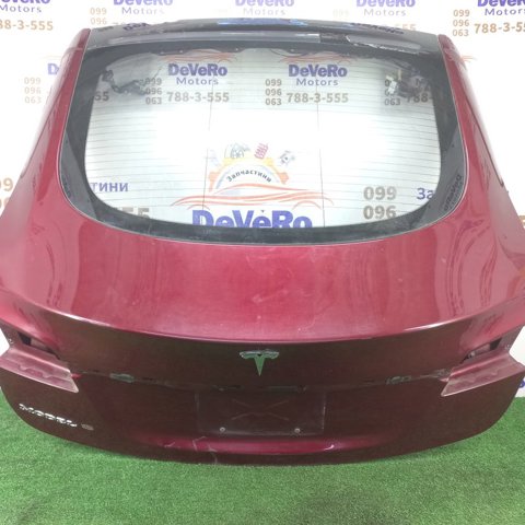 Треті двері Tesla Model S